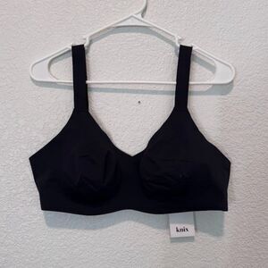 Knix Padded V-Neck Evolution Bra Black Size 5 NWT Wireless